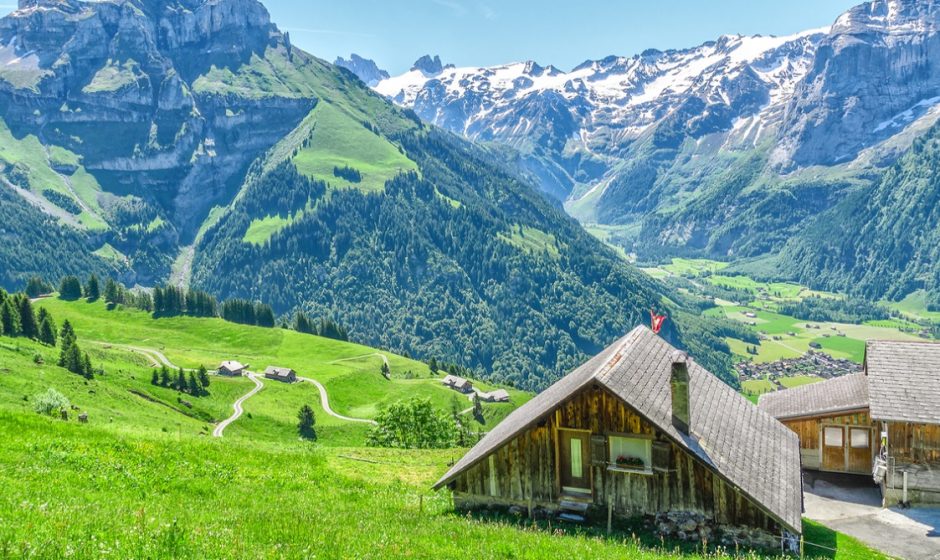 Top 5 des itinéraires thématiques conseillés pour le voyage en Suisse