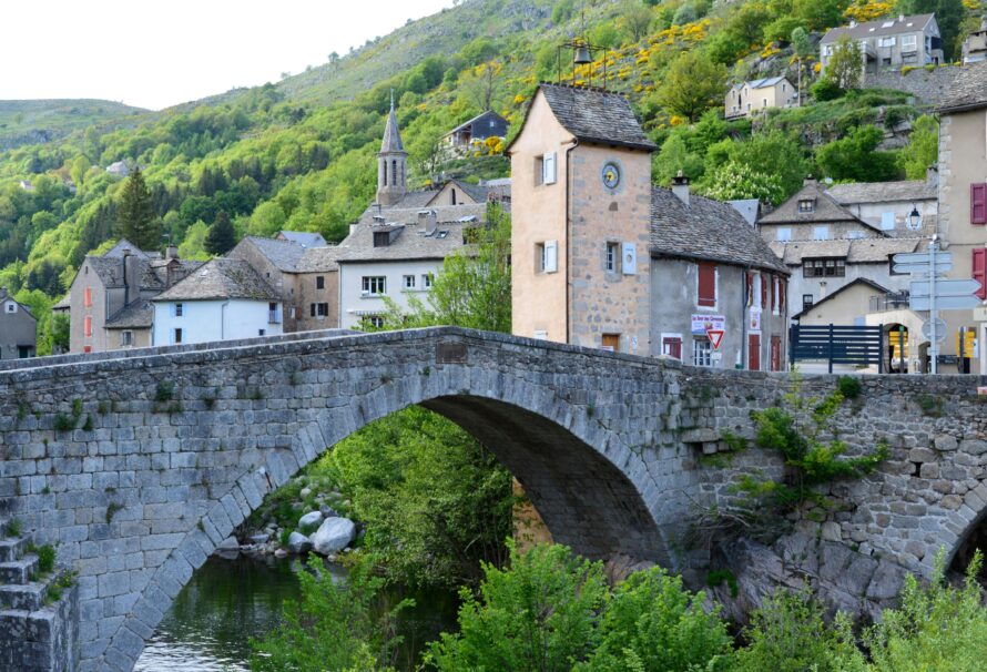 Vacances dans le Sud : les meilleures destinations pour éviter la foule en été